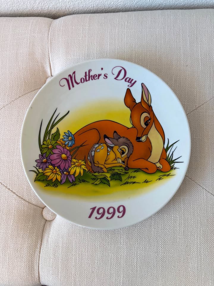 Disney Mother's Day 1999 Bambi Collector Plate Grolier Collectibles