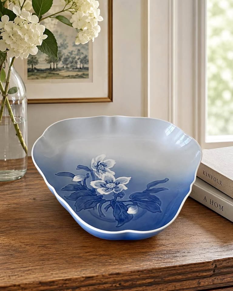 Bing & Grondahl Rose Triangular Serving Plate